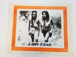  A Man-8 Girls Film 1968 Fotos (8 Stück) - Bild 1 von 16