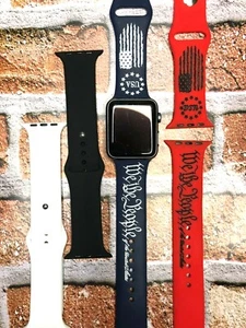 TSB WE THE PEOPLE Distressed Engraved Silicone Watch Band Strap Comp/ Apple NEW - Photo 1 sur 15