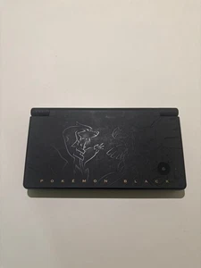 Nintendo DSi Pokemon Black Resilam Zechrome Edition TWL-001 Console - Foto 1 di 4