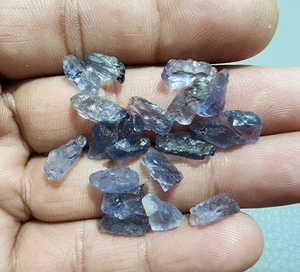 Lote de 22 piezas Exquistitley Top azul iolita cruda tamaño 9-13 mm piedras preciosas sueltas de cristal - Imagen 1 de 5