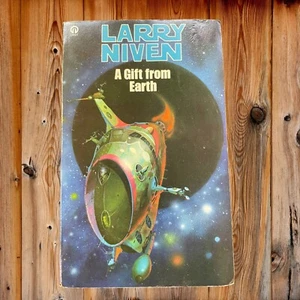 A Gift From Earth Larry Niven Vintage Sci Fi PB Book - Imagen 1 de 4