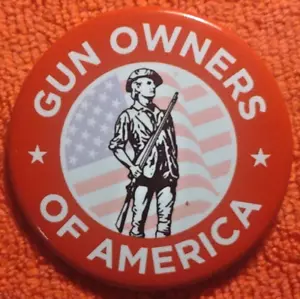 GUN OWNERS OF AMERICA SHOT-SHOW 2025 Pinback 2-3/16" Patriotic Minuteman Flag - Picture 1 of 5