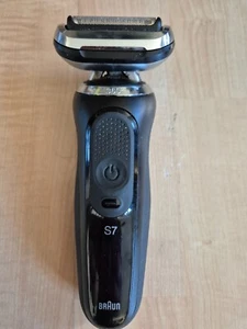 Braun Series 7 Elektrischer Rasierer mit 360° Flex-Kopf , Reinigungsstation - Bild 1 von 3