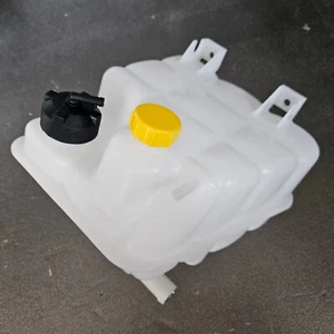Kühlmittel Behälter Ausgleichsbehälter Deckel Multicar M26 M26.2 M26.4 2,5l 2,8l - Bild 1 von 3