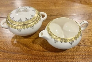 MANHATTAN AMERICAN LIMOGES SEBRING OHIO WARRANTED 22K GOLD CREAM AND SUGAR SET. - Picture 1 of 8