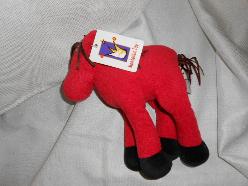 PELUCHE JUGUETE MANHATTAN rojo nuevo con etiquetas caballo pony gamuza negra rhoda 9" punta dedos de los pies Foto 1 de 1