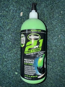 Slime Premium Sealant Tyre & Tube 2 in 1, 946ml, Works with Tube or Tubeless - Picture 1 of 2