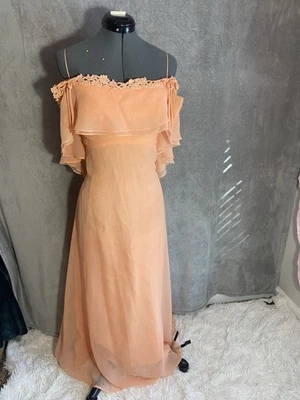 Maxi Vestido Vintage Años 70 Melocotón Gasa Fuera del Hombro Encaje Lazo Volantes Talla Pequeña Foto 1 de 4