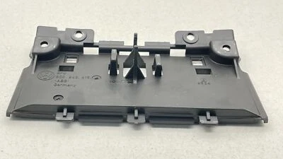 Painel de acabamento tampa console central traseiro 2013-2017 VW VOLKSWAGEN CC FABRICANTE DE EQUIPAMENTO ORIGINAL #3C0863615 - Imagem 1 de 4