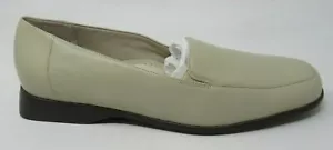 TROTTERS WOMEN'S JESS. ALABASTER BEIGE LEA. SLIP-ON LOAFERS SHOES SIZE 5/M - Picture 1 of 6