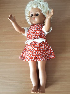 Alte " Sonni " Puppe mit Schlafaugen aus den 60igern.Orginale Kleidung ! - Bild 1 von 2