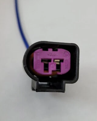 ALTERNATOR PIGTAIL HARNESS PLUG CONNECTOR FOR 2011-2018 FORD FIESTA L3 & L4. - Image 1 of 4