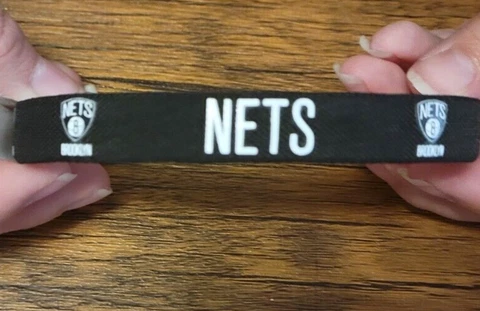 Brooklyn Nets Fan Bracelets (2 Pack) Cover