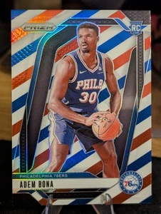 2024-25 Panini Prizm - Adem Bona #267 Red White & Blue Prizm (RC) - Bild 1 von 2