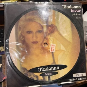 MADONNA 7” FEVER PICTURE DISC 1993 UK W0168P Limited Numbered Mint - Picture 1 of 3