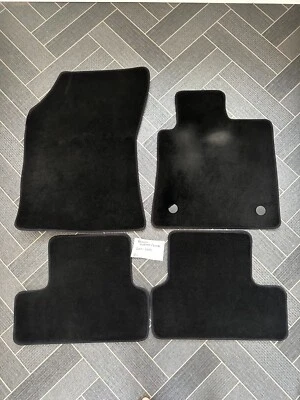 Alfombrillas coche Renault Megane & Megane cupé 2017-2022 #21 Foto 1 de 4