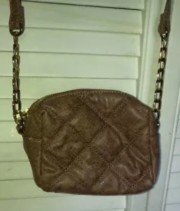 Macy’s Deux Lux small Handbag Crossbody Beige with Gold Chain & Zipper Pull VGUC - Picture 1 of 5