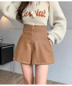 pantaloni corti pantaloncini donna marrone oro lucido invernali morbidi 36085 - Foto 1 di 3