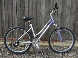 Giant Sedona Mountain Bike Front Suspension Aluminium Bicycle Ladies Silver Purp - Picture 1 of 13