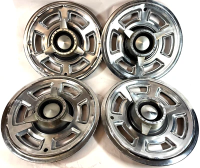 Pontiac GTO Tempest 1965 Juego completo de 4 tapacubos de rueda originales de metal de 15" OEM Foto 1 de 4