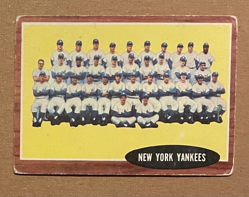 Tarjeta del equipo 1962 Topps New York Yankees #251 Foto 1 de 2