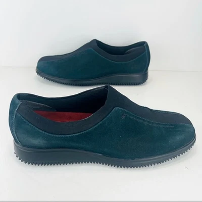 Zapatilla deportiva clásica St. John's Bay para mujer talla 8 verde gamuza sin cordones plantilla acolchada Foto 1 de 4