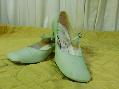 Vintage Green Buckle  Mary Jane's Shoes 1950's Heel to Toe 9 1/2" - Image 1 of 4