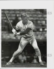 1986 Press Photo Brad Kominsk of Richmond Braves prepares to hit baseball.