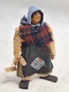 Vintage 6 Zoll Oma Scott Arkansas Nusspuppe auf Holzkörper Künstler unbekannt um 1950 - Bild 1 von 9