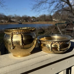 2 macetas de cuerda y borla martilladas de latón macizo Gatco de colección 2 TAMAÑOS - Imagen 1 de 21