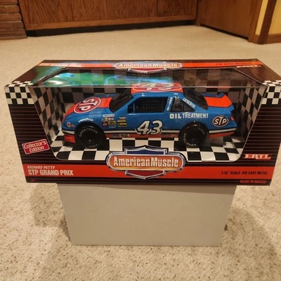 ERTL American Muscle-Richard Petty #43 STP Grand Prix escala 1:18 1992. TOTALMENTE NUEVO Foto 1 de 4