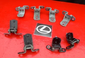 01 02 03 04 05 LEXUS IS300 BISAGRAS PUERTA BISAGRAS SUPERIOR INFERIOR JUEGO OEM X8 - Imagen 1 de 4