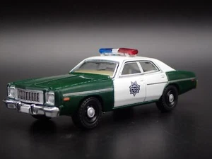 1975 75 PLYMOUTH FURY CAPITAL CITY POLICE 1:64 SCALE DIORAMA DIECAST MODEL CAR - Picture 1 of 7