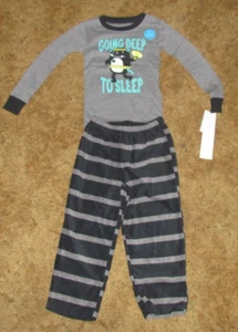 Boys Carter's NWT 2pc monster fleece pajama set size 5T - Picture 1 of 1