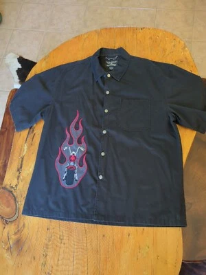 CAMISA NEGRA ABOTONADA LLAMAS CROMADA para moto XXL Y2K Foto 1 de 4