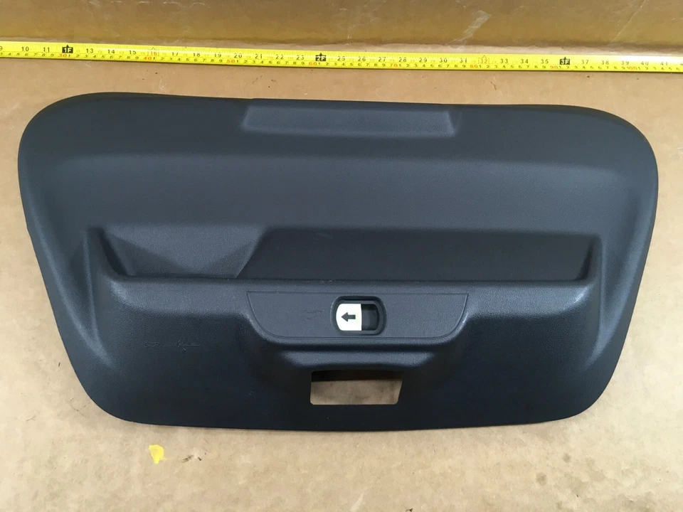 2013 VOLKSWAGEN BEETLE REAR TRUNK LID LIFTGATE COVER PANEL TRIM 5C3867601A OEM . - Image 1 of 4