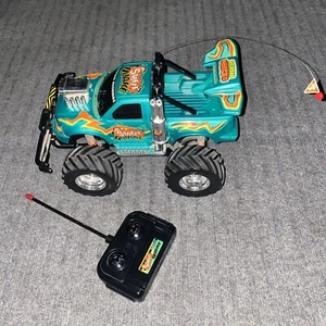 Radio Shack Street Quake Radio Controlled Truck 60-4201 RC Car Tested Green - Picture 1 of 13