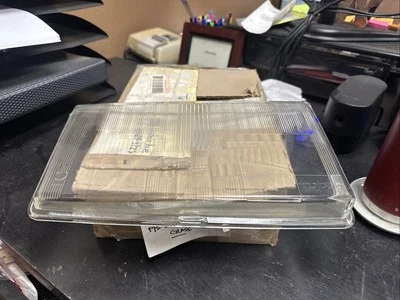 Lente de faro Volvo 262 Bertone E Code R Foto 1 de 4