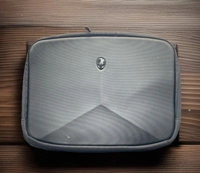 Alienware Vindicator Gaming Black Briefcase Laptop Pocket ScanFast Strap Bag - Image 1 of 4