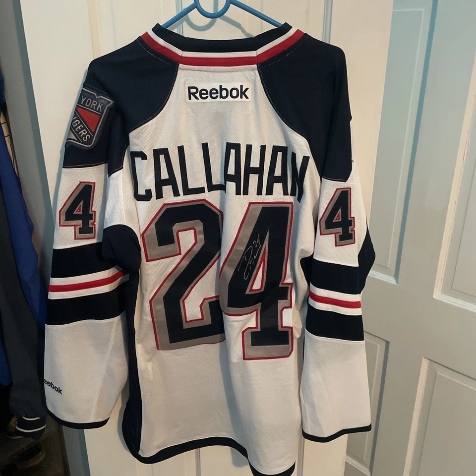 SIGNED Reebok NY Rangers #24 Ryan Callahan 2014 Stadium Series Jersey Size L - Image 1 of 4