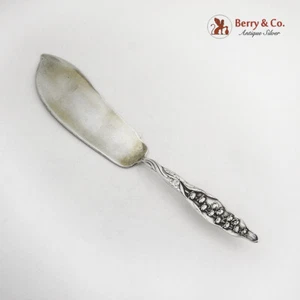 Lily Of The Valley Fish Serving Knife Whiting Sterling Silver 1885 No Mono - Picture 1 of 3