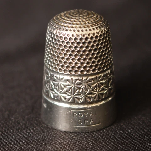 Silver Thimble ROYAL SPA Birmingham 1934 Henry Griffith & Sons, 8.6 grams Cover