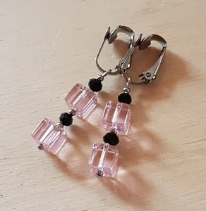 OHRCLIPS CLIPS EDELSTAHL ROSA GLASWÜRFEL SCHWARZE KRISTALLPERLEN - Bild 1 von 2