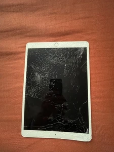 Apple iPad Air (3rd Gen) 64GB, Rose Gold Spares & Repairs only -see description  - Picture 1 of 6