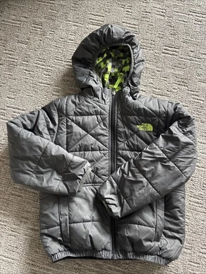 The North face Boys Jacket Reversible Gray /green Boys Size 7/8 Small - Image 1 of 4