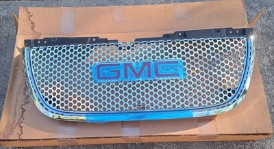 NEW OEM GMC RADIATOR GRILLE CHROME MESH 2007-2014 YUKON DENALI 15126182 SEE Pics - Image 1 of 4