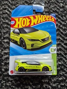 NISSAN LEAF NISMO *TREASURE HUNT* 2025 Hot Wheels LONG CARD *COMBINE POSTAGE* - Picture 1 of 3