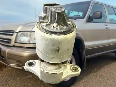 Válvula Isuzu Trooper 3,5 L 4X4 EGR 17096178 1993-2004 OEM Foto 1 de 4