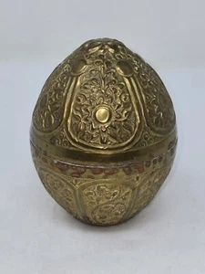 VINTAGE EMBOSSED BRASS FLORAL EGG SHAPED TRINKET BOX CONTAINER 4.5" - Picture 1 of 5