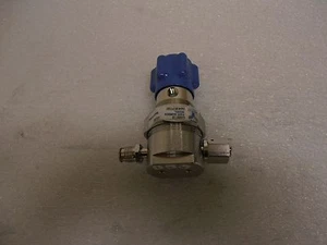 Veriflo SQ60302PFSMF Manual Regulator 43800720 181049 - Picture 1 of 7